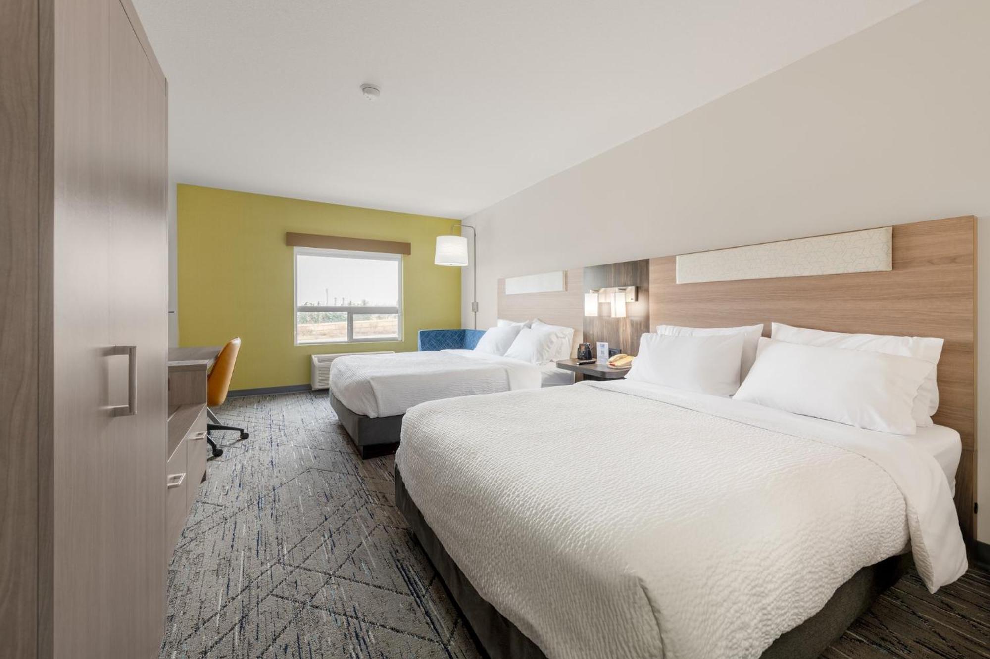 Holiday Inn Express Hotel & Suites-Edmonton South, An Ihg Hotel Exterior photo